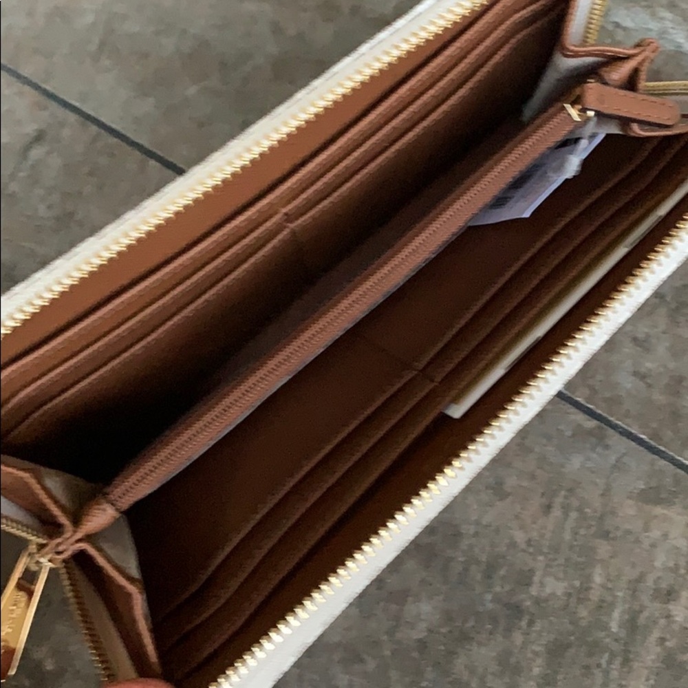 MICHAEL KORS LG ZA CONTINENTAL VANILLA WALLET - Picture 14 of 16
